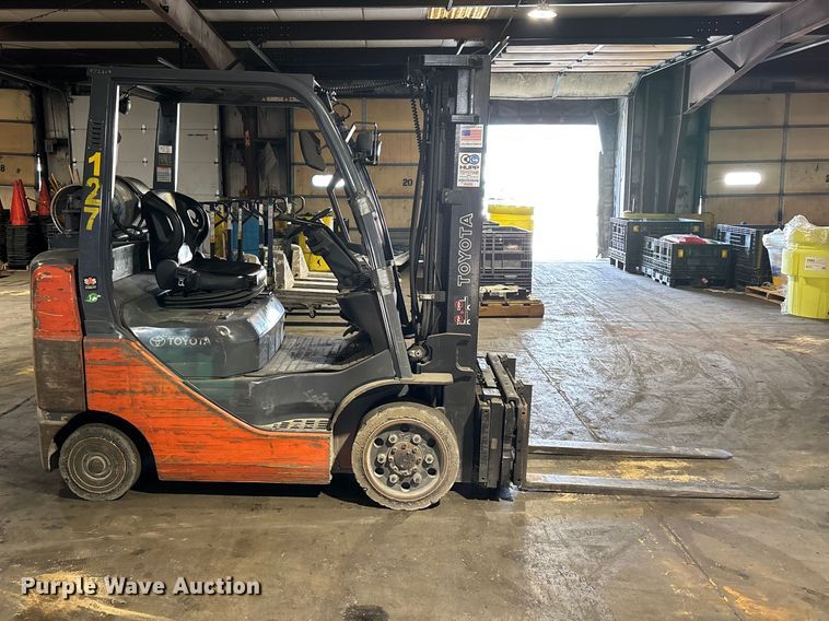 image for item FB5637 Toyota 8FGCU25 forklift