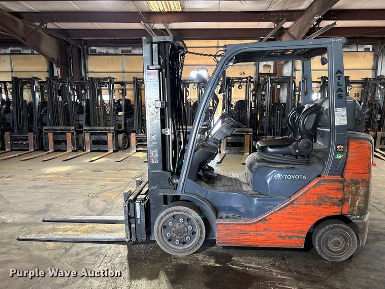 image for item FB5637 Toyota 8FGCU25 forklift