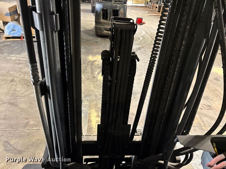 image for item FB5637 Toyota 8FGCU25 forklift