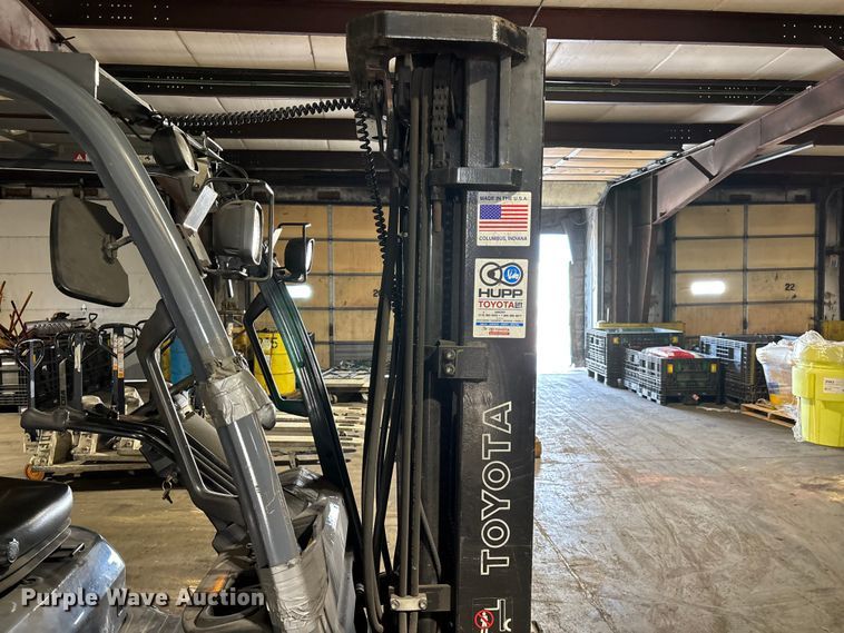 image for item FB5637 Toyota 8FGCU25 forklift