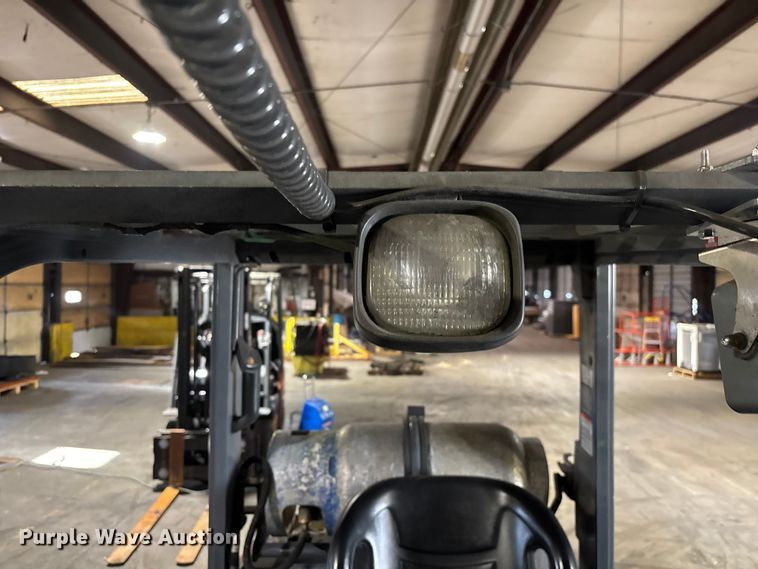 image for item FB5637 Toyota 8FGCU25 forklift