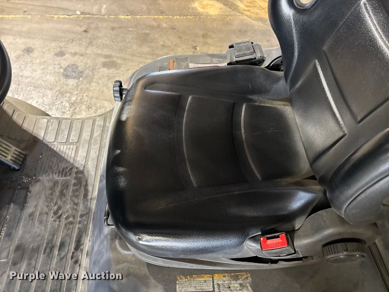 image for item FB5637 Toyota 8FGCU25 forklift