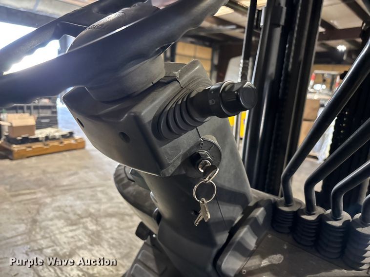 image for item FB5637 Toyota 8FGCU25 forklift