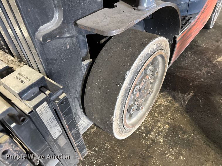 image for item FB5637 Toyota 8FGCU25 forklift