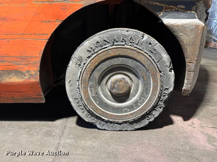 image for item FB5637 Toyota 8FGCU25 forklift