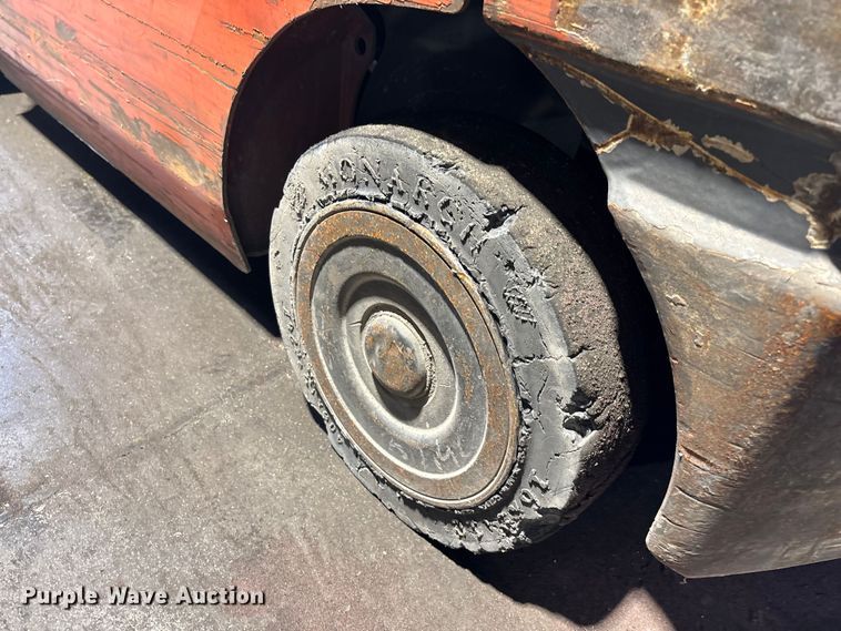 image for item FB5637 Toyota 8FGCU25 forklift