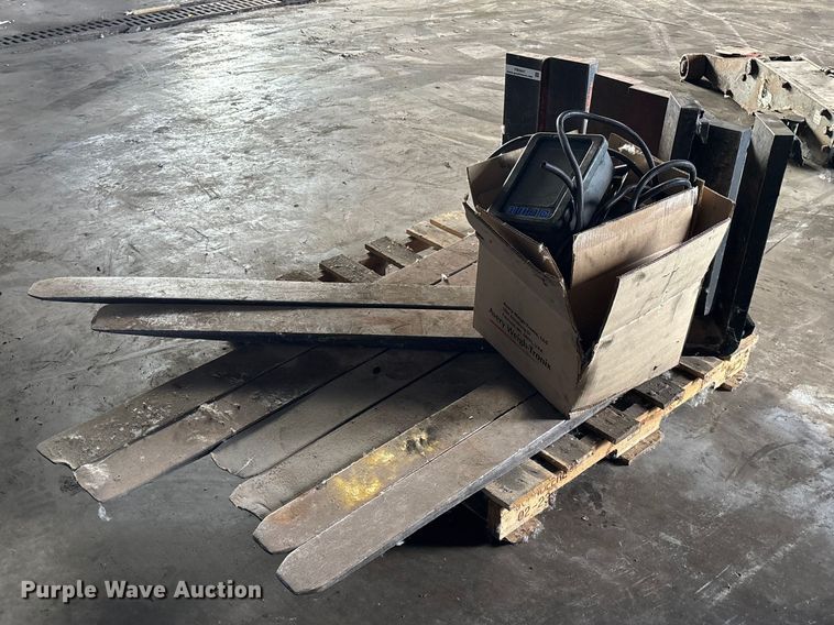 image for item FB5641 (4) fork lift attachments