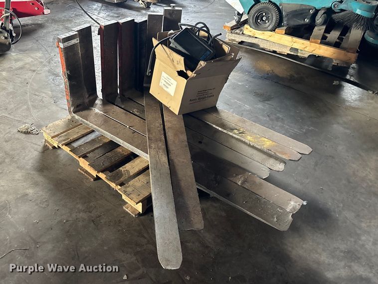 image for item FB5641 (4) fork lift attachments