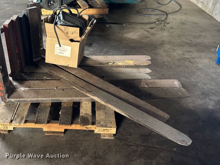 image for item FB5641 (4) fork lift attachments