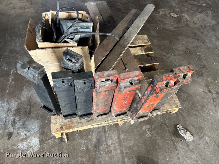 image for item FB5641 (4) fork lift attachments