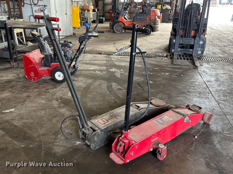 image for item FB5642 (2) air hydraulic jacks