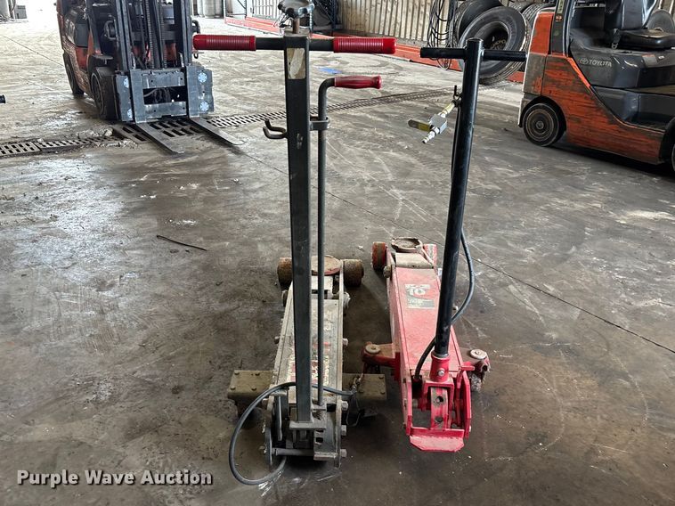 image for item FB5642 (2) air hydraulic jacks