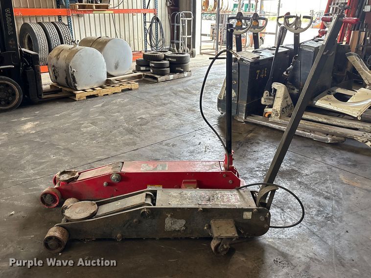 image for item FB5642 (2) air hydraulic jacks