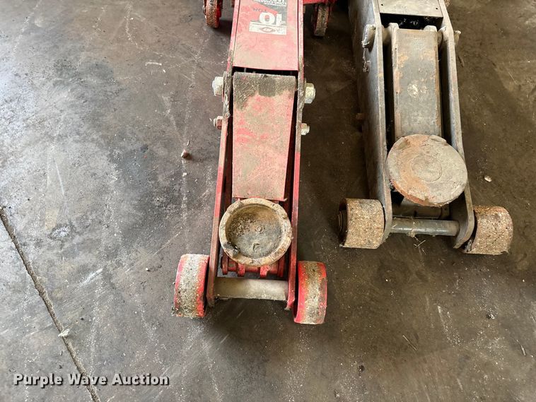 image for item FB5642 (2) air hydraulic jacks