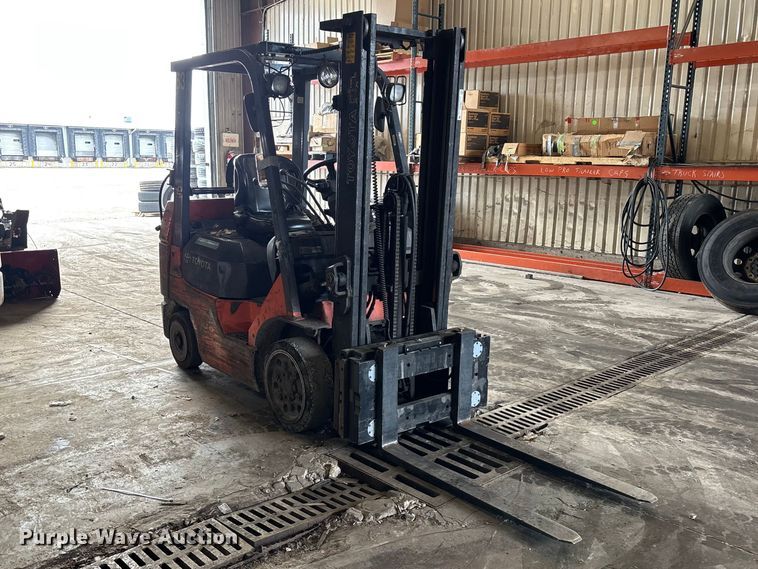 image for item FB5643 Toyota 7FGCU25 forklift