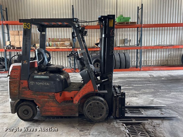 image for item FB5643 Toyota 7FGCU25 forklift