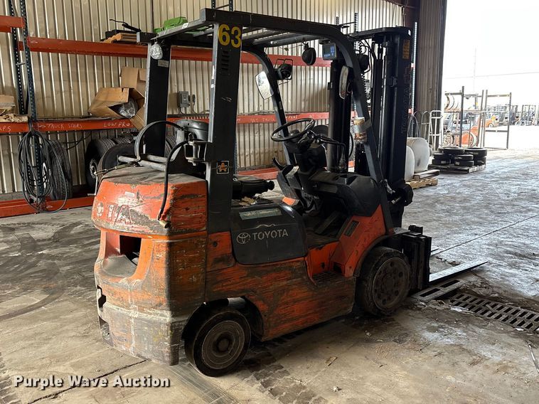 image for item FB5643 Toyota 7FGCU25 forklift