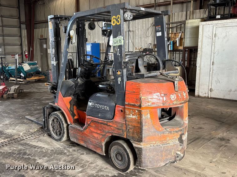 image for item FB5643 Toyota 7FGCU25 forklift