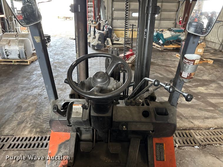 image for item FB5643 Toyota 7FGCU25 forklift