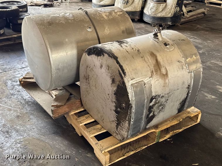 image for item FB5644 (2) aluminum fuel tanks