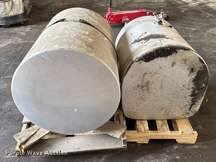 image for item FB5644 (2) aluminum fuel tanks