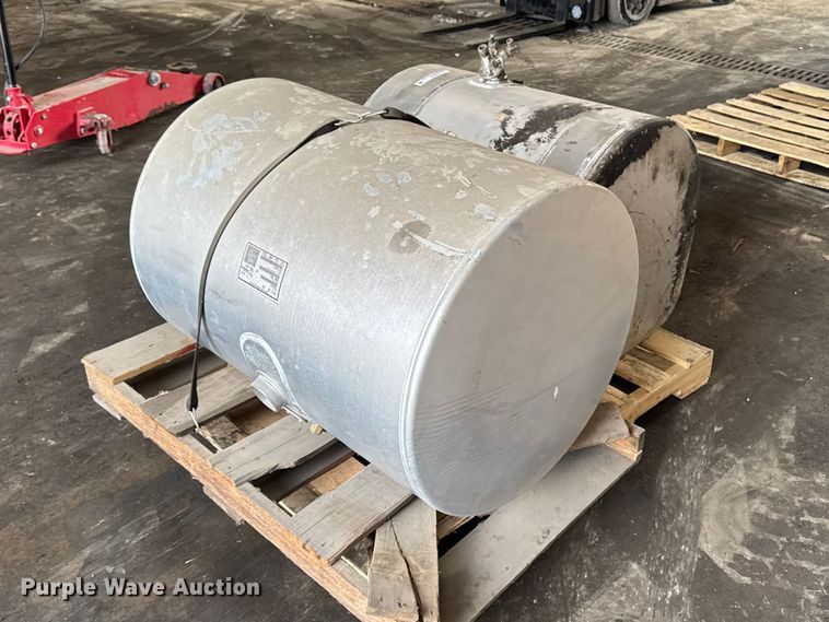 image for item FB5644 (2) aluminum fuel tanks