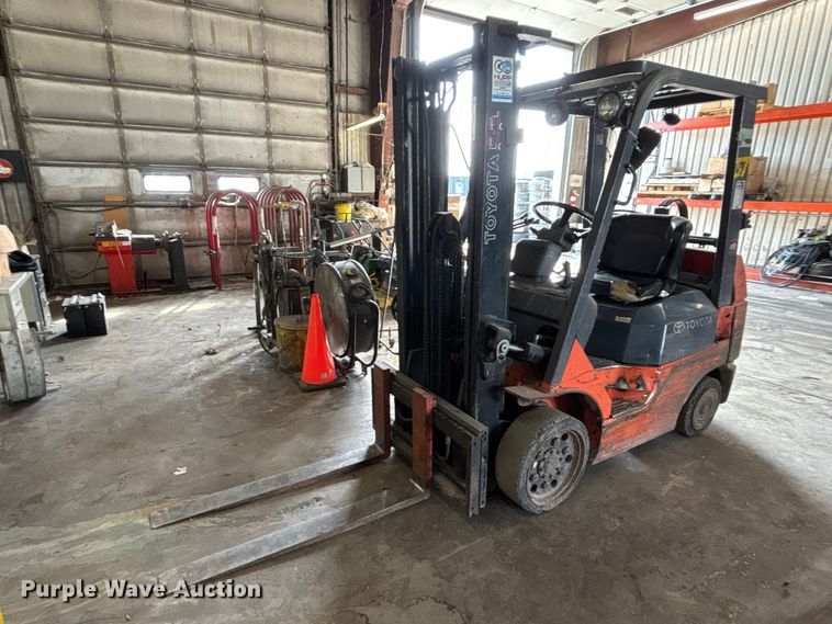 image for item FB5647 Toyota 7FGCU25 forklift