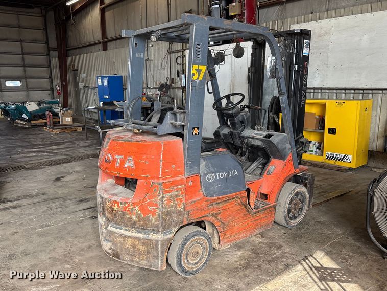 image for item FB5647 Toyota 7FGCU25 forklift