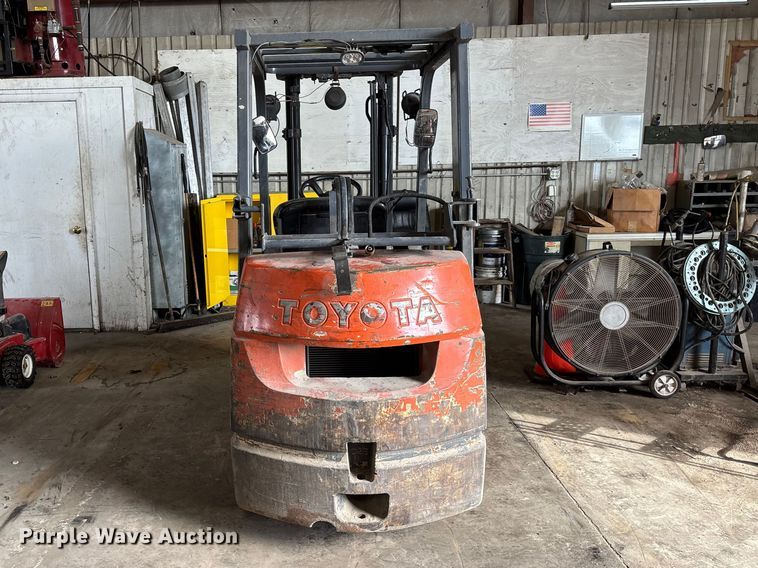 image for item FB5647 Toyota 7FGCU25 forklift