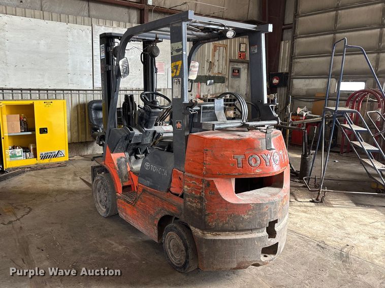 image for item FB5647 Toyota 7FGCU25 forklift