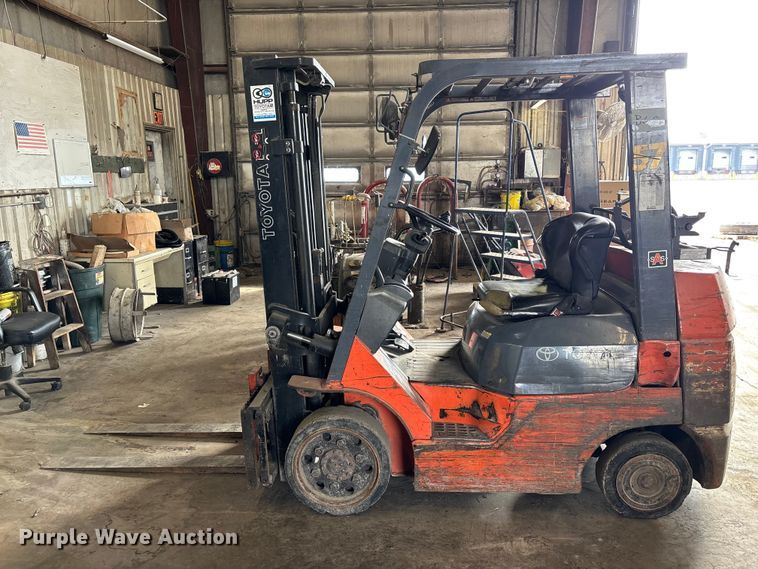 image for item FB5647 Toyota 7FGCU25 forklift