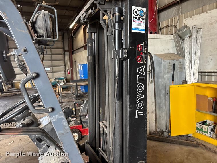 image for item FB5647 Toyota 7FGCU25 forklift