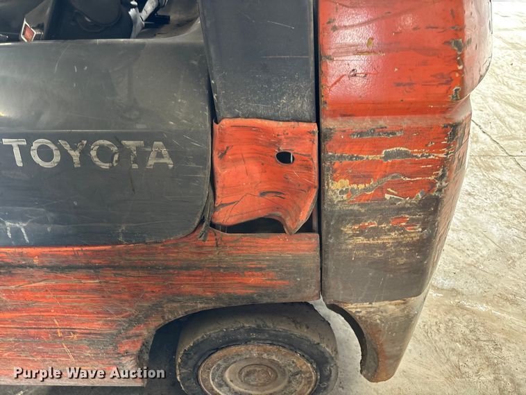 image for item FB5647 Toyota 7FGCU25 forklift