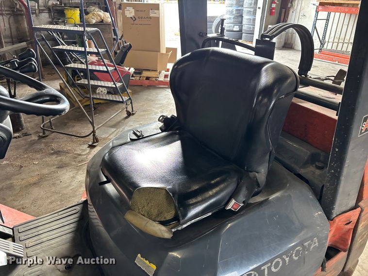 image for item FB5647 Toyota 7FGCU25 forklift