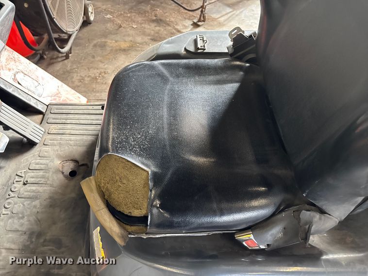 image for item FB5647 Toyota 7FGCU25 forklift