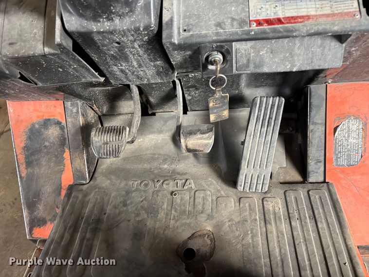 image for item FB5647 Toyota 7FGCU25 forklift