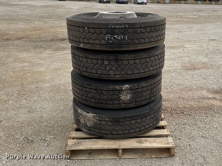 (4) Bridgestone M726ELA 295/75R22.5 tires and wheels