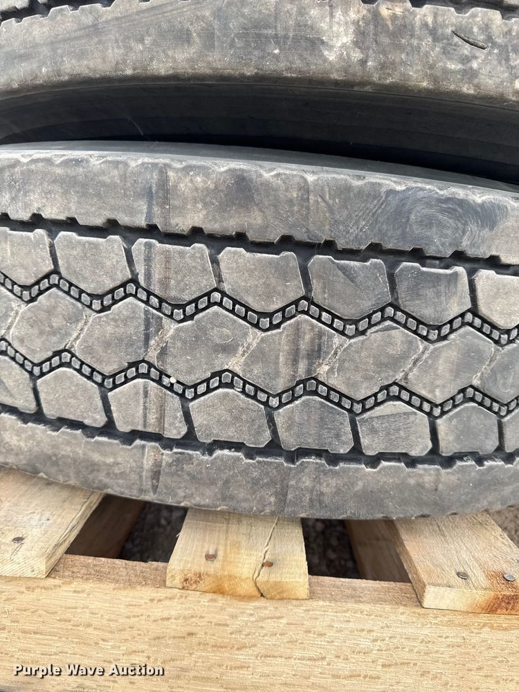 image for item FB5649 (4) Bridgestone M726ELA 295/75R22.5 tires and wheels