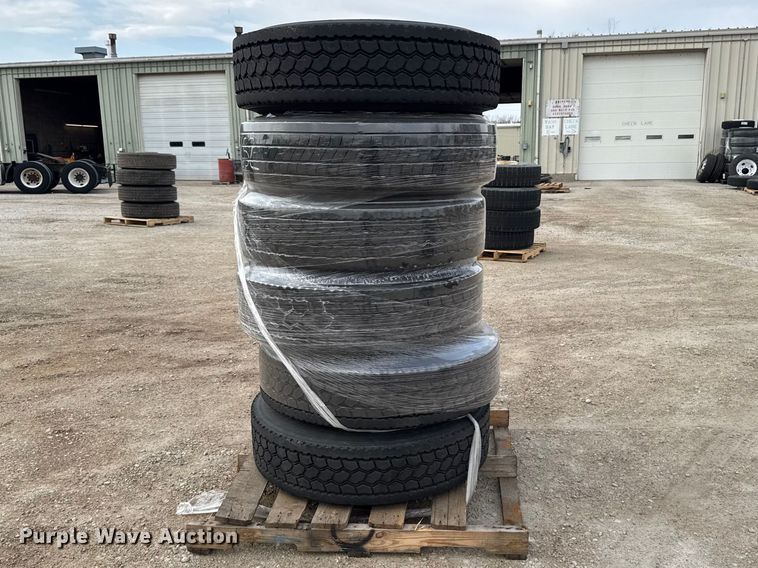 image for item FB5652 (6) 295/75R22.5 tires