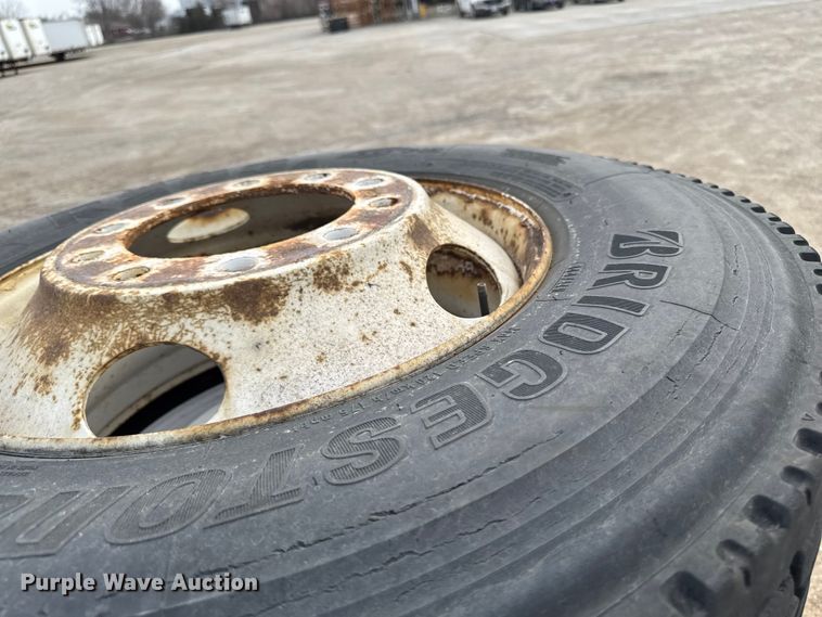 image for item FB5652 (6) 295/75R22.5 tires