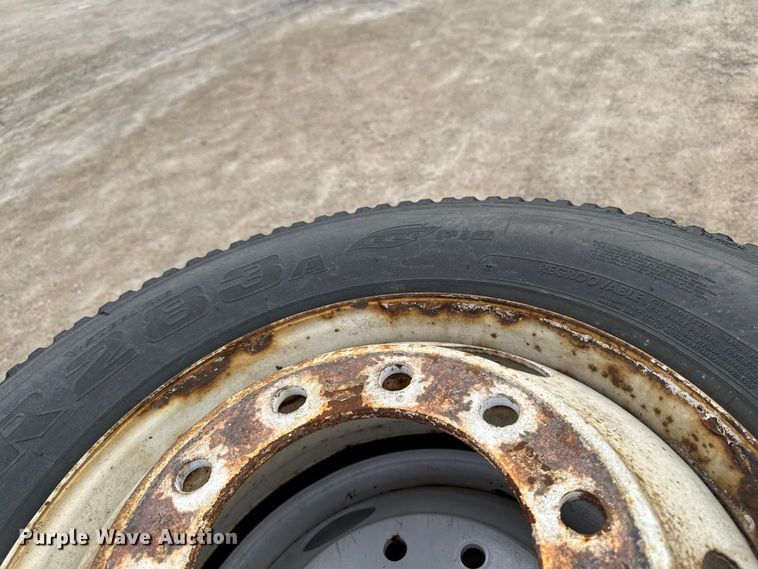 image for item FB5652 (6) 295/75R22.5 tires