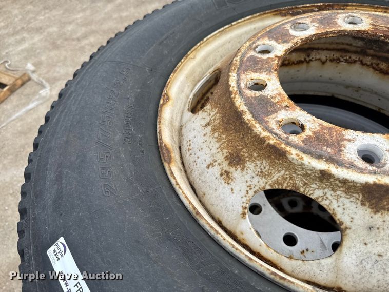 image for item FB5652 (6) 295/75R22.5 tires