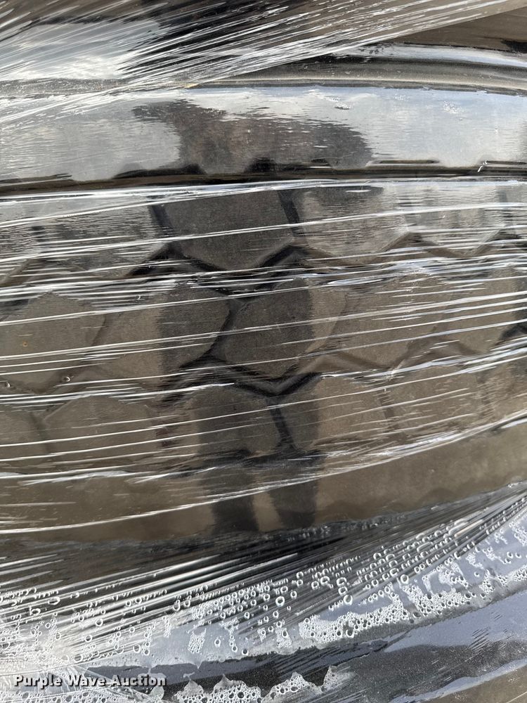 image for item FB5652 (6) 295/75R22.5 tires