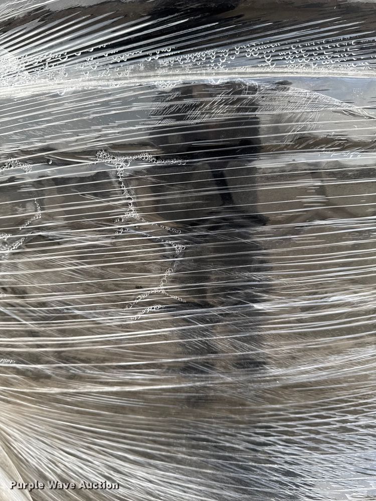 image for item FB5652 (6) 295/75R22.5 tires