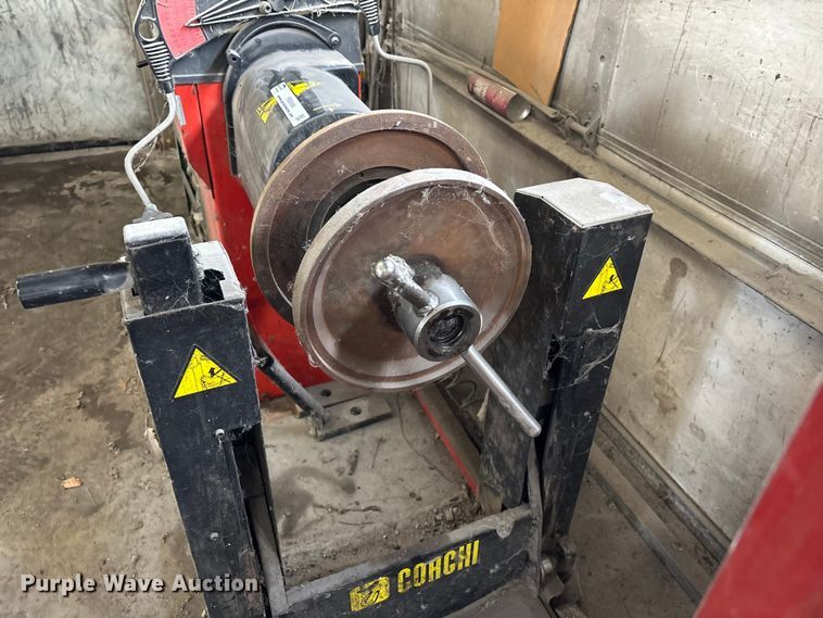 image for item FB5656 Corchi ET66M wheel balancer