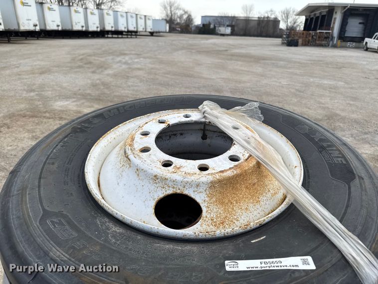 image for item FB5659 (6) 275/80R22.5 tires and wheels