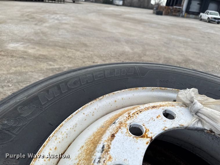 image for item FB5659 (6) 275/80R22.5 tires and wheels