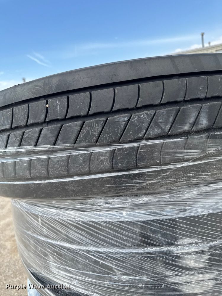 image for item FB5659 (6) 275/80R22.5 tires and wheels