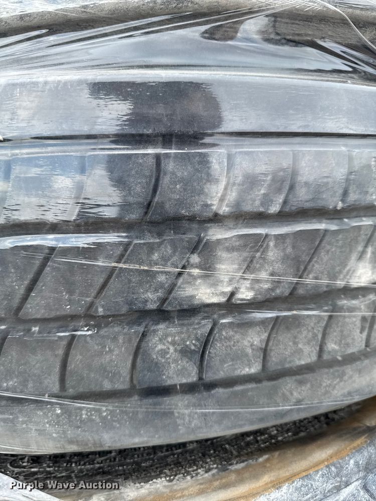 image for item FB5659 (6) 275/80R22.5 tires and wheels