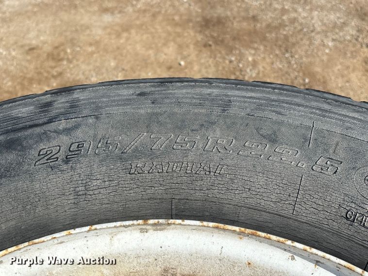 image for item FB5661 (4) Bridgestone V-Steel R18 295/75R22.5 tires and wheels